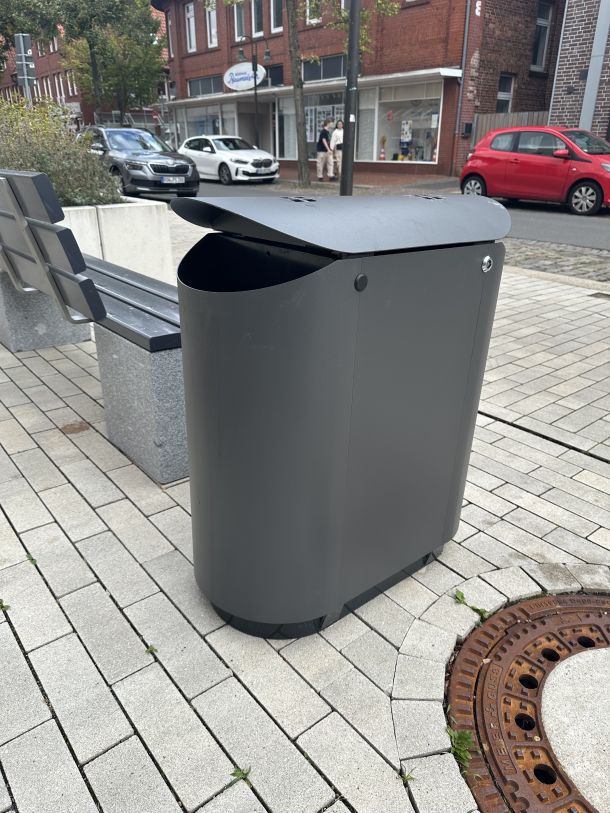 Das Modell "Fox", zu sehen vor der Apotheke Große